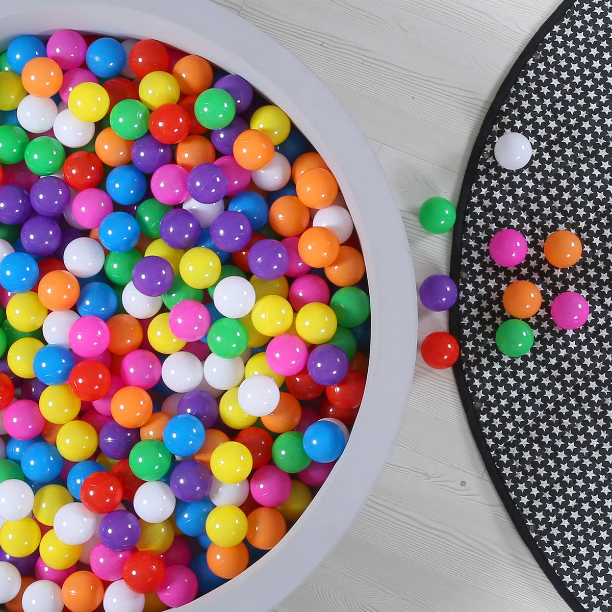 Plastic Ball Pit Balls B569